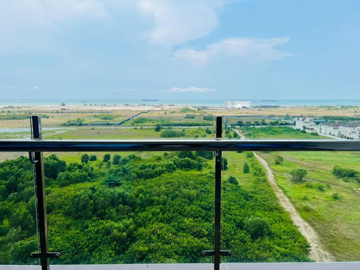 Attractive Podium View @atlantis Apartment