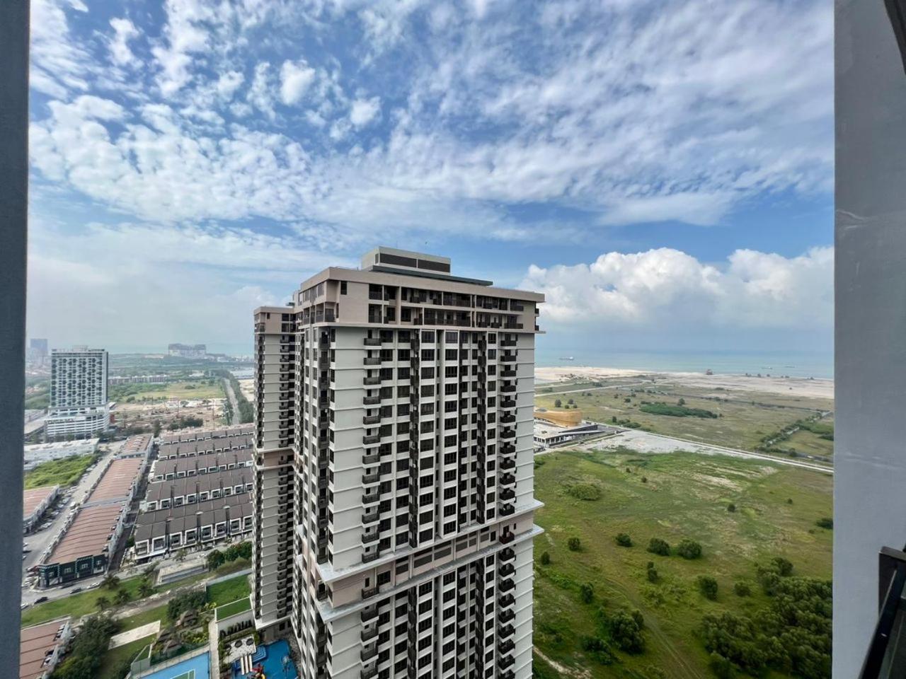 Attractive Podium View @atlantis Apartment